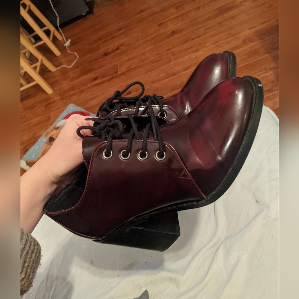 Women's Burgundy Lace-Up Block Heel Oxford Shoes - Picture 3 of 7